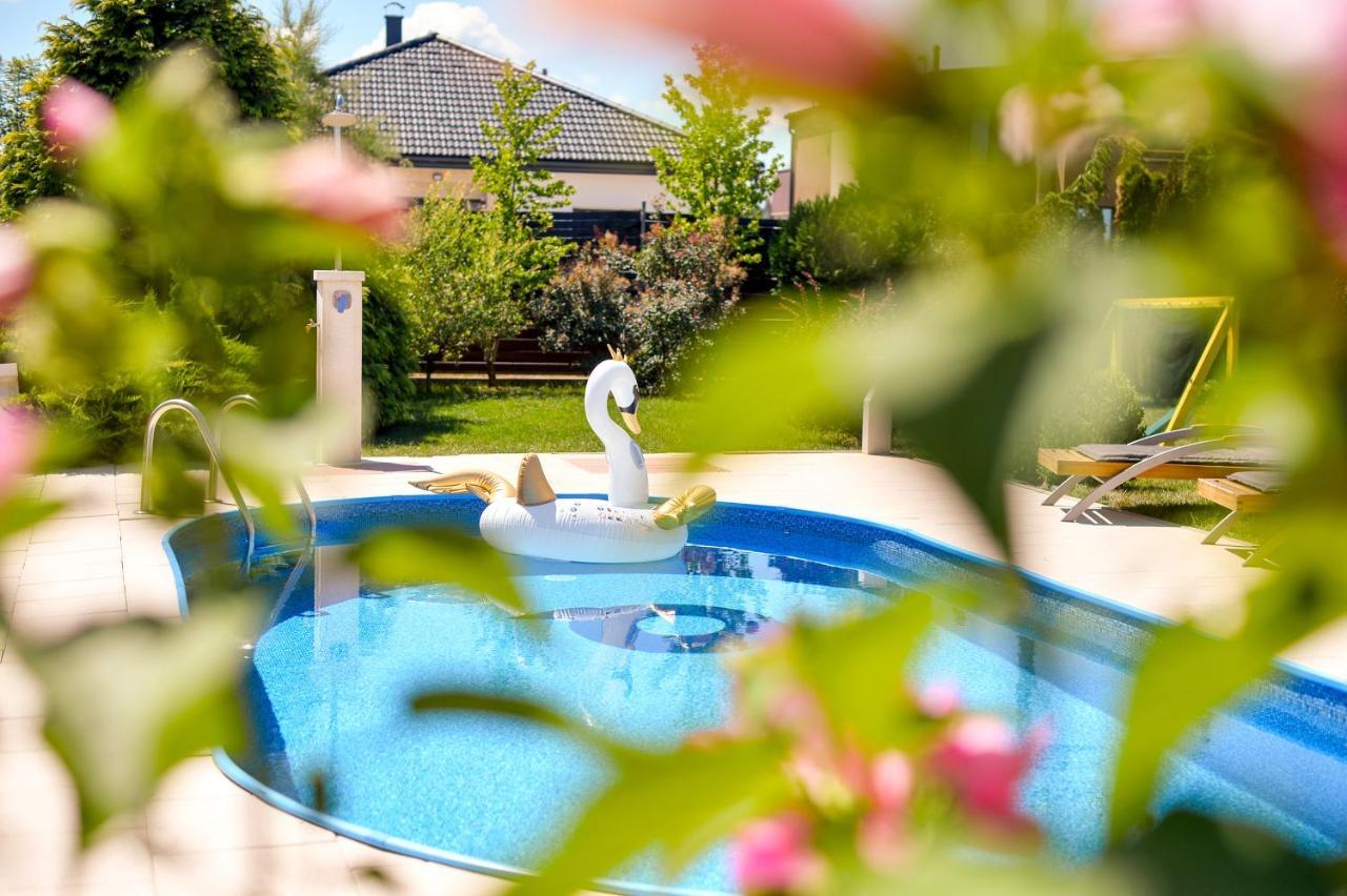 Holiday Villa Rita , Ideal For Families, Pool, Large Childrens Playground Varaždin Exterior foto